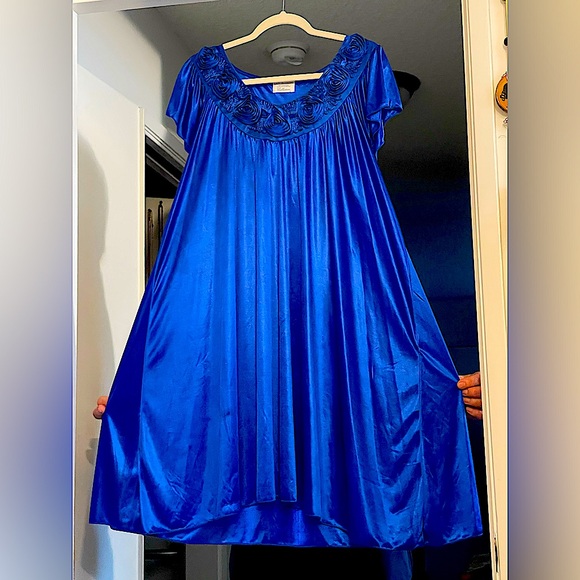Lati Other - satin Rosettes Silky nightgown NWOT Royal blue rosettes flared flowy LUXE full